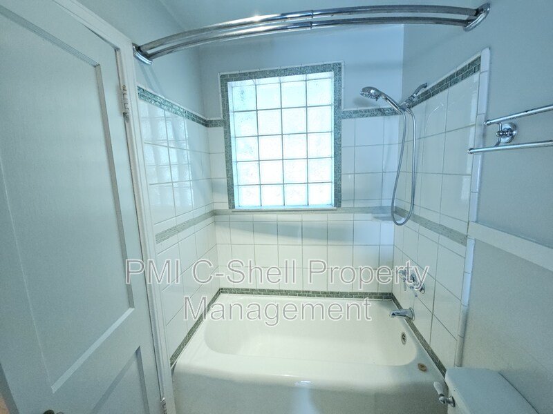 Quaint 2 Bed 1 Bath Conveniently Located, NAS Pensacola, Corry Station property image