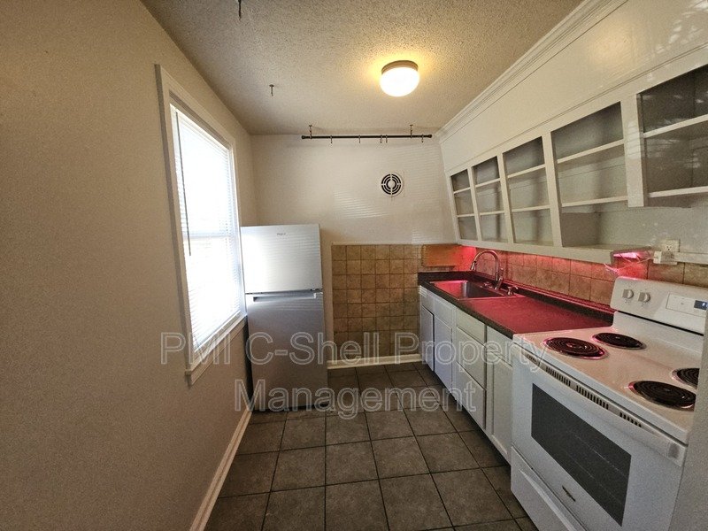 Quaint 2 Bed 1 Bath Conveniently Located, NAS Pensacola, Corry Station property image