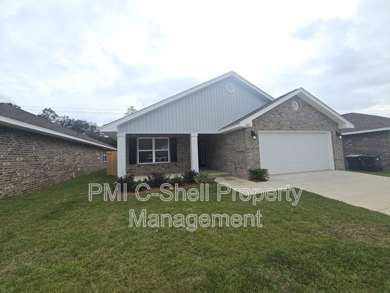 New 4 Bed 2 Bath, Garage, Yard, Pets, NAS Penscola property image