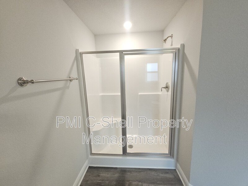 New 4 Bed 2 Bath, Garage, Yard, Pets, NAS Penscola property image