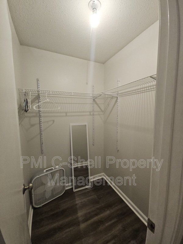 Great Pensacola 5 Bed 3 Bath with Suite, Fenced Yard, Garage property image