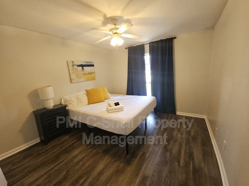 Great Pensacola 5 Bed 3 Bath with Suite, Fenced Yard, Garage property image