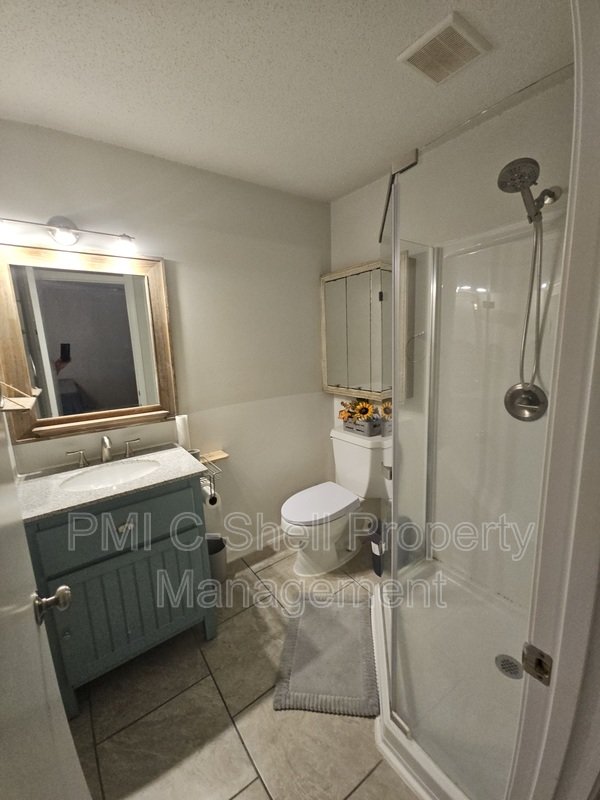 Great Pensacola 5 Bed 3 Bath with Suite, Fenced Yard, Garage property image