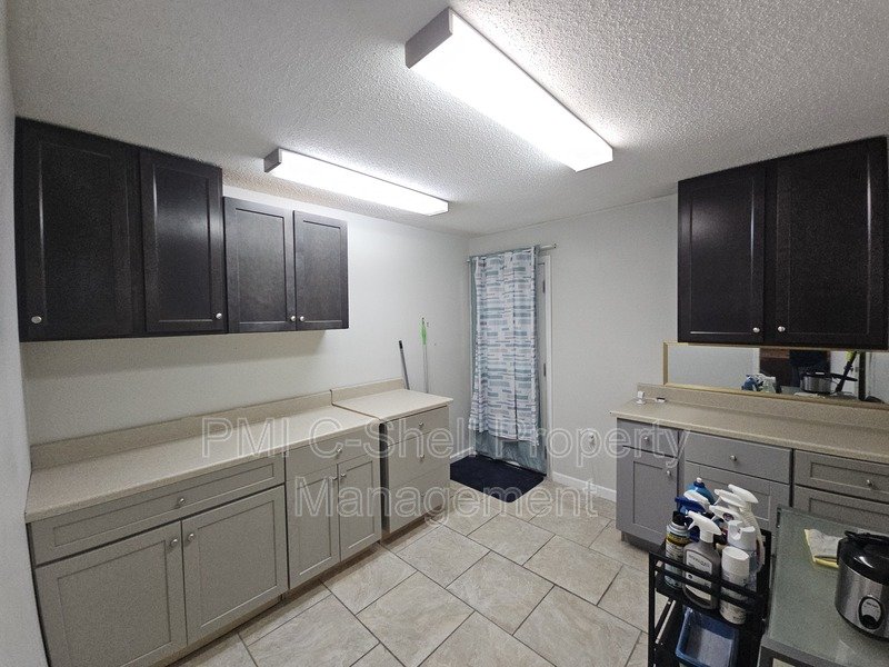 Great Pensacola 5 Bed 3 Bath with Suite, Fenced Yard, Garage property image