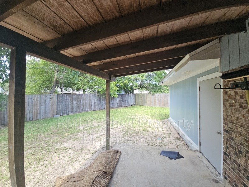 Great Pensacola 5 Bed 3 Bath with Suite, Fenced Yard, Garage property image