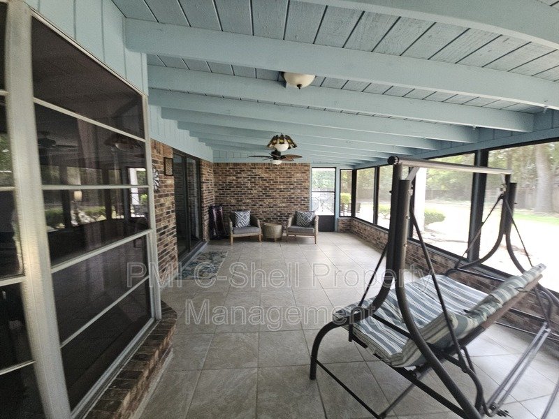 Great Pensacola 5 Bed 3 Bath with Suite, Fenced Yard, Garage property image