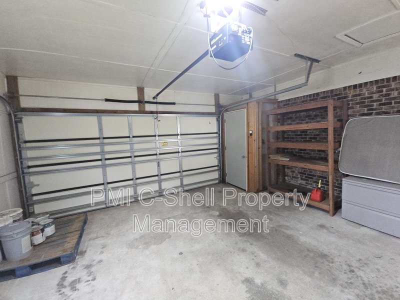 Great Pensacola 5 Bed 3 Bath with Suite, Fenced Yard, Garage property image