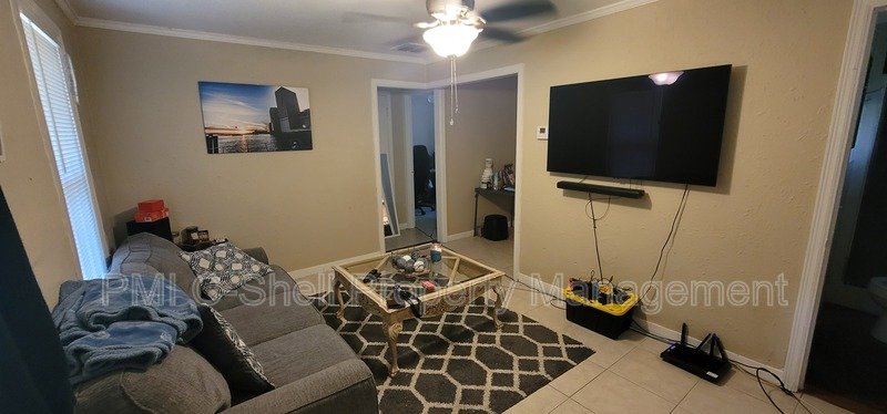 Comfortable 2 Bed 1 Bath Home property image