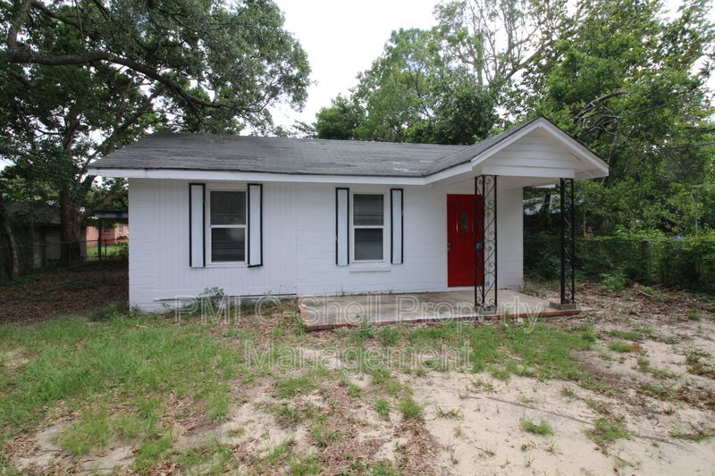 Comfortable 2 Bed 1 Bath Home property image