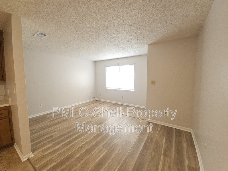 2 Bed 1 Bath, Pets, Yard Pensacola property image