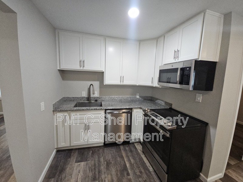 Updated 3 Bed 2 Bath Home, Convenient, Pet Friendly, Backyard property image
