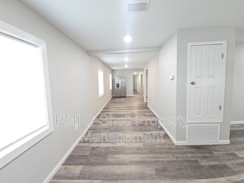 Updated 3 Bed 2 Bath Home, Convenient, Pet Friendly, Backyard property image