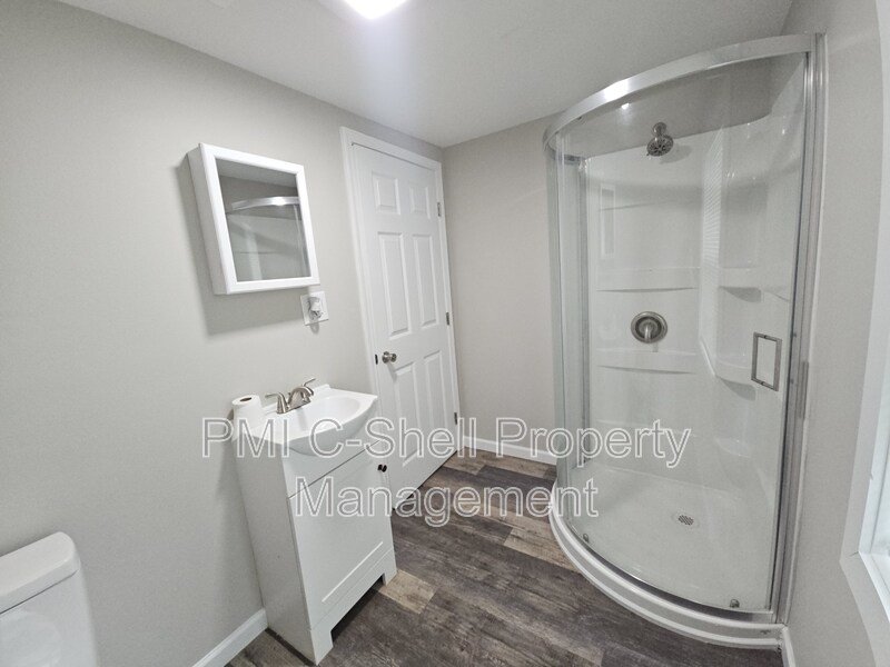 Updated 3 Bed 2 Bath Home, Convenient, Pet Friendly, Backyard property image