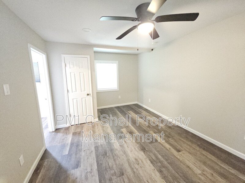 Updated 3 Bed 2 Bath Home, Convenient, Pet Friendly, Backyard property image