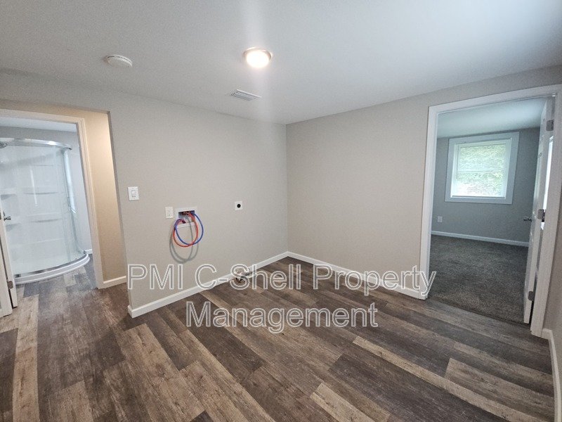 Updated 3 Bed 2 Bath Home, Convenient, Pet Friendly, Backyard property image