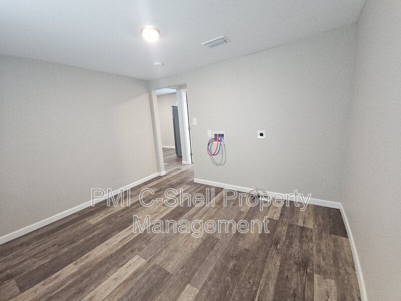 Updated 3 Bed 2 Bath Home, Convenient, Pet Friendly, Backyard property image