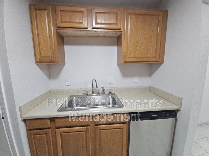 Updated! 1 Bed 1 Bath Gulf Breeze, Pet Friendly, Tile, Yard Area property image