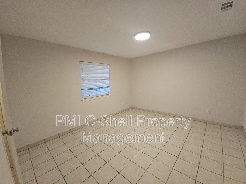 Updated! 1 Bed 1 Bath Gulf Breeze, Pet Friendly, Tile, Yard Area property image