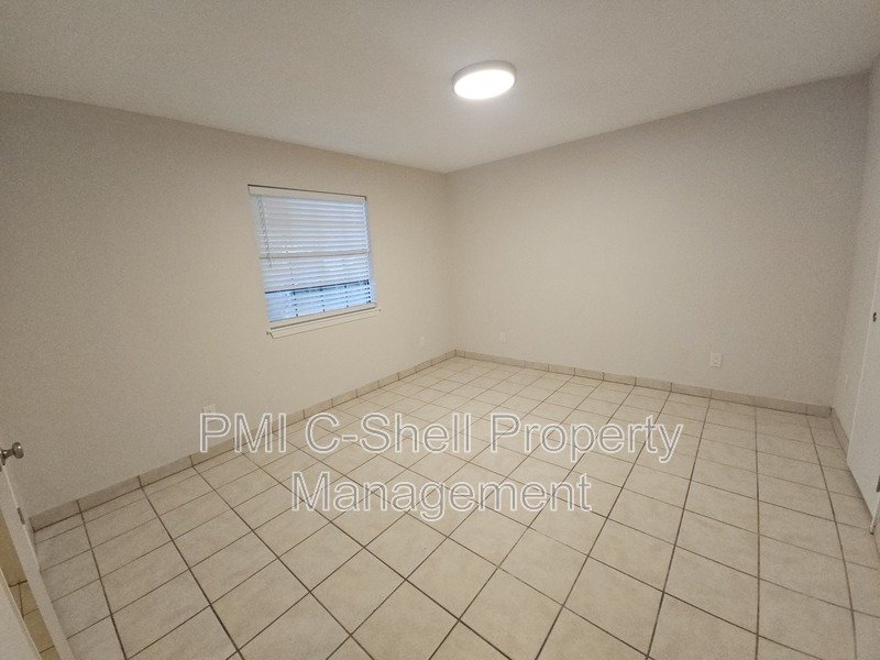 Updated! 1 Bed 1 Bath Gulf Breeze, Pet Friendly, Tile, Yard Area property image