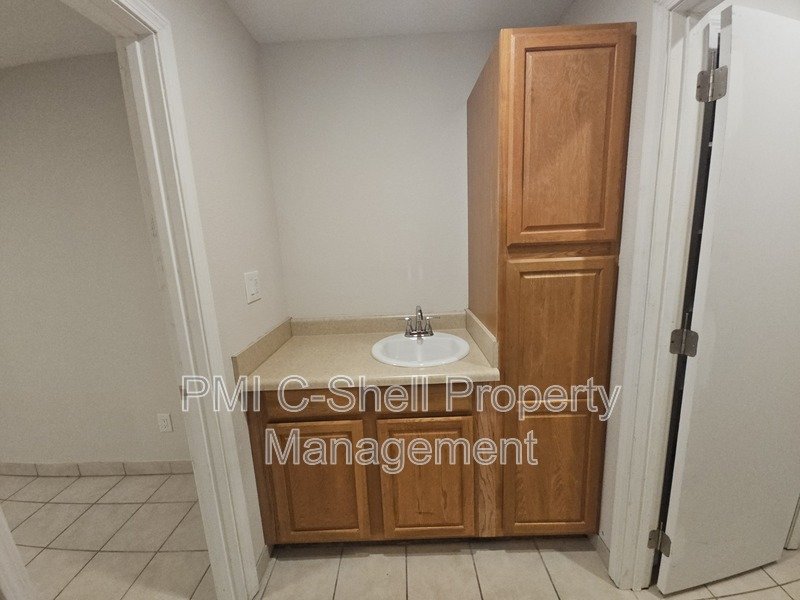 Updated! 1 Bed 1 Bath Gulf Breeze, Pet Friendly, Tile, Yard Area property image
