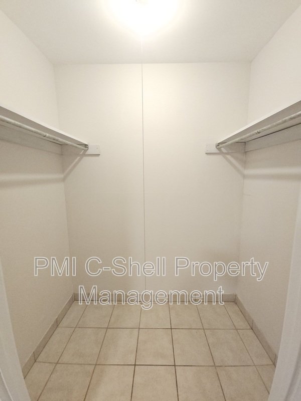Updated! 1 Bed 1 Bath Gulf Breeze, Pet Friendly, Tile, Yard Area property image