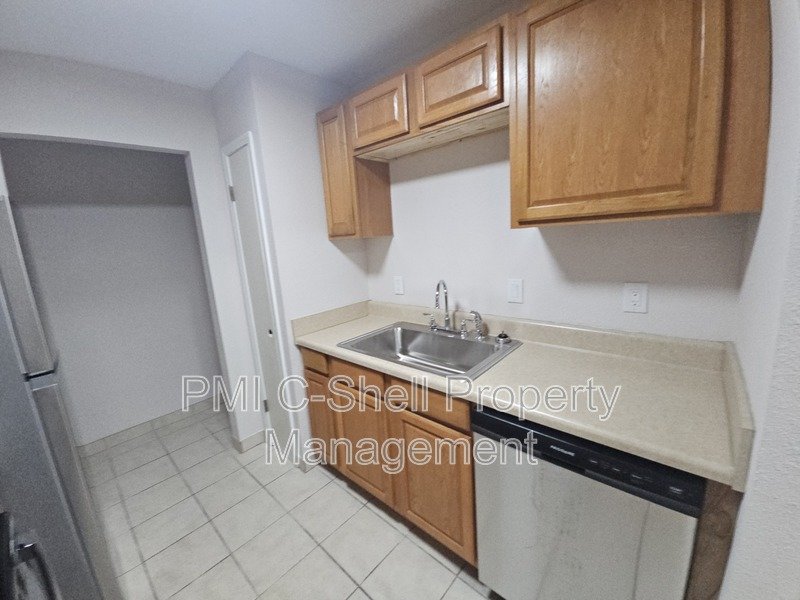 Updated! 1 Bed 1 Bath Gulf Breeze, Pet Friendly, Tile, Yard Area property image