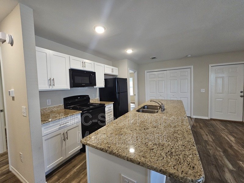 3 Bed 2 Bath Great Location property image