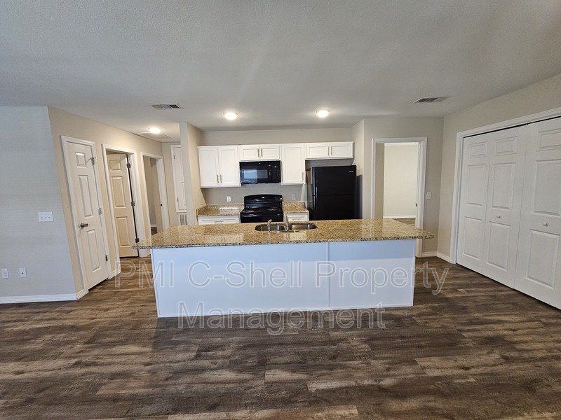 3 Bed 2 Bath Great Location property image