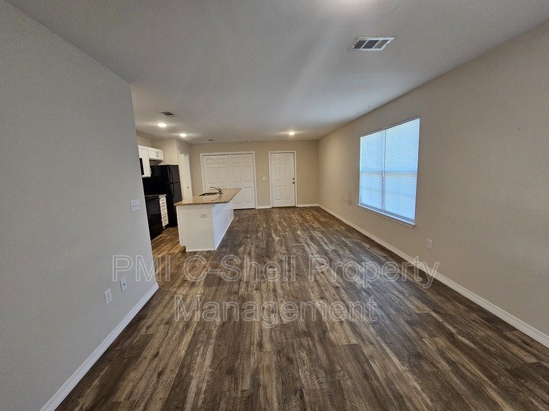 3 Bed 2 Bath Great Location property image