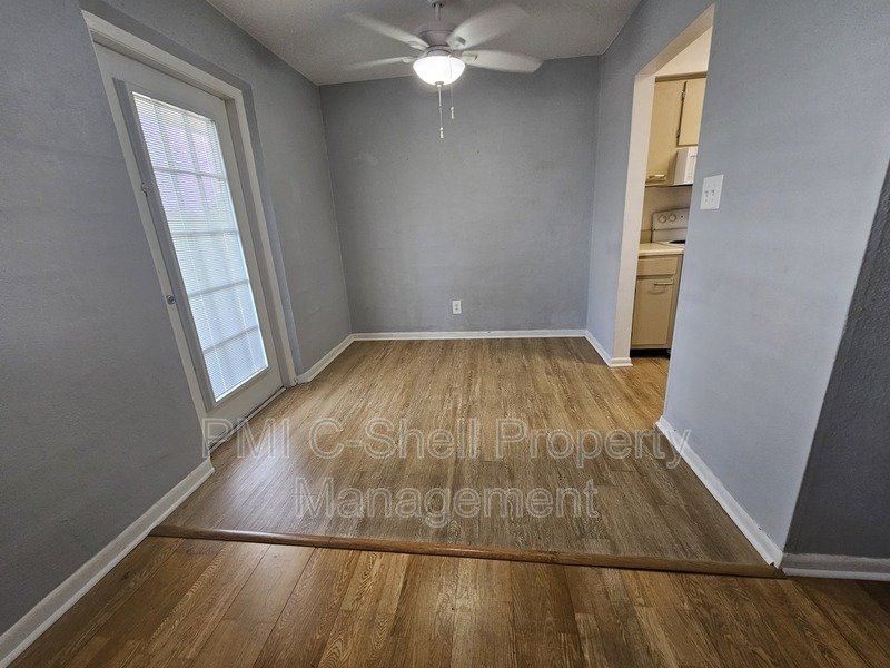 Beautiful 2 Bed 1.5 Bath Pool View Pensacola property image