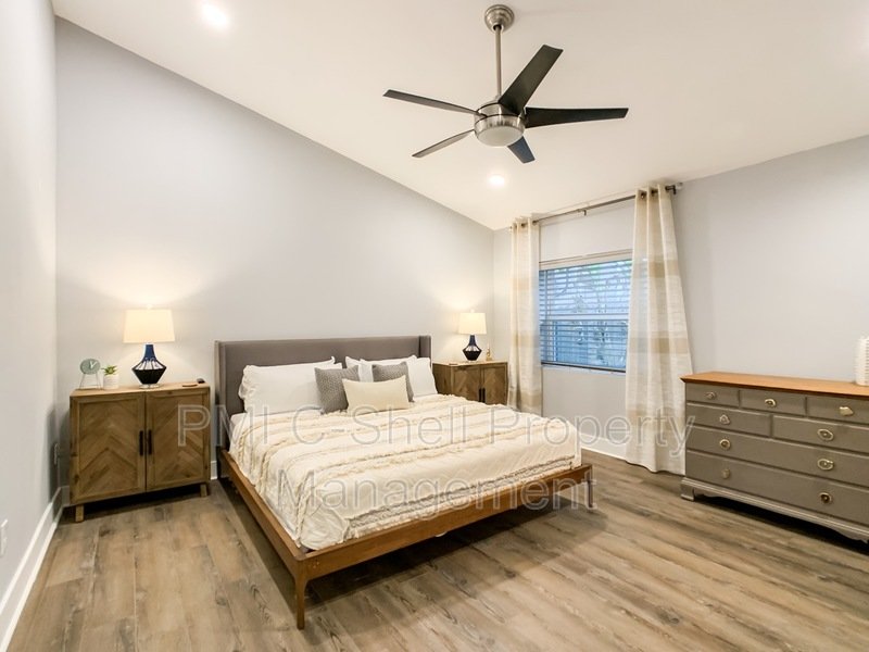 Updated! 1 Bed 1 Bath Near Downtown, Penscola, Pet Friendly, Yard property image