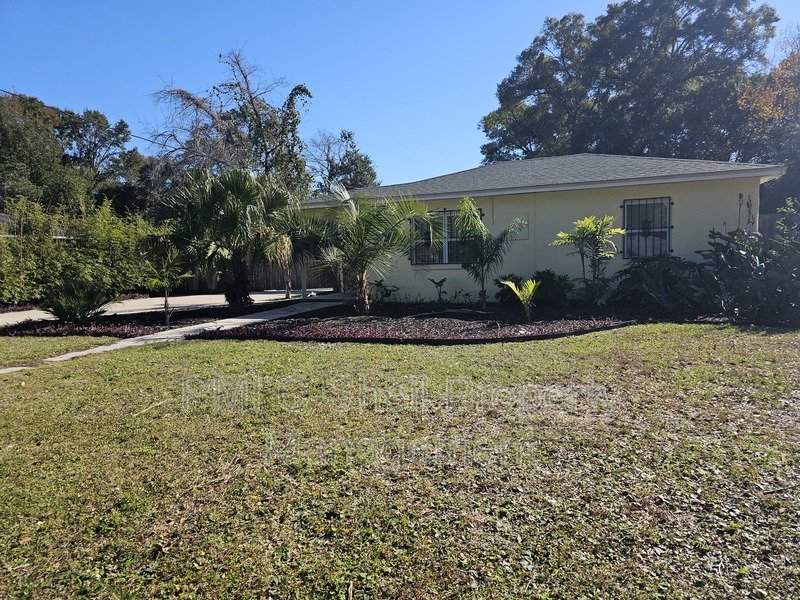 2 Bed 1 Bath Pensacola Fenced Yard and Serene Backyard property image