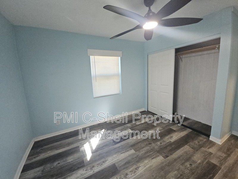 2 Bed 1 Bath Pensacola Fenced Yard and Serene Backyard property image