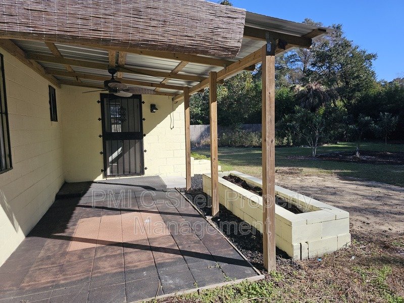 2 Bed 1 Bath Pensacola Fenced Yard and Serene Backyard property image