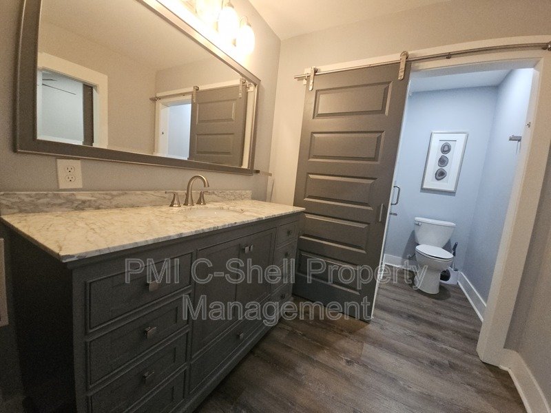 Updated! 1 Bed 1 Bath Near Downtown, Penscola, Pet Friendly, Yard property image