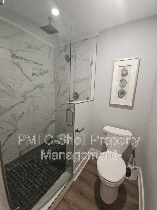 Updated! 1 Bed 1 Bath Near Downtown, Penscola, Pet Friendly, Yard property image