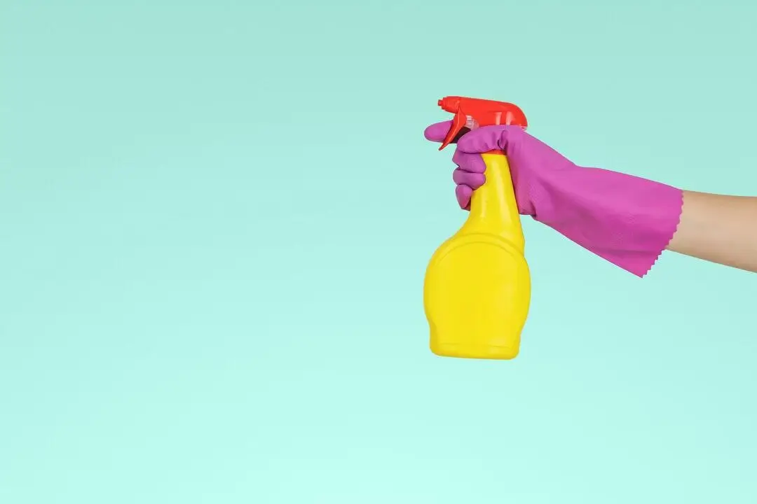 Quick Cleaning Hacks for Efficient Turnovers: Saving Time and Energy